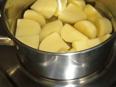 Eikörbchen auf Spinat und Kartoffelbett - Rezept - Bild Nr. 10