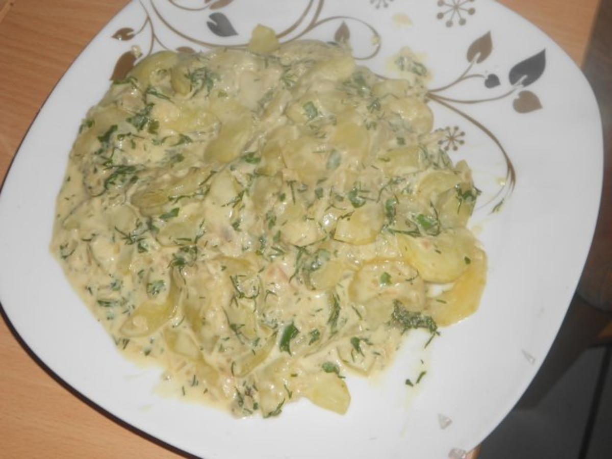 Feine Fischfrikadellen an Gurkengemüse - Rezept - Bild Nr. 5