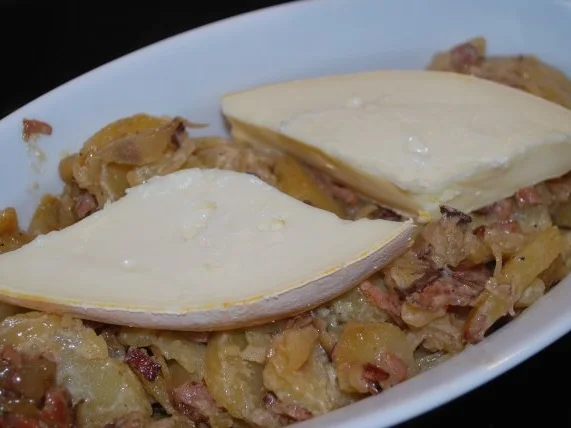 Rezept: Tartiflette mit Reblochon Bild Nr. 3 Tartiflette mit Reblochon - Rezept - Bild Nr. 3