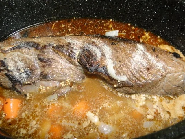 Sauerbraten selber eingelegt auf ausdrücklichem Wunsch diesmal keine Rosinen - Rezept - Bild Nr. 2