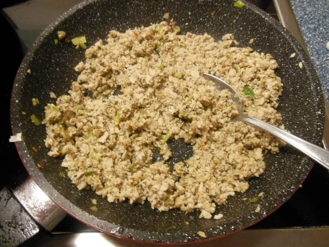 Kochen: Ravioli mit Hähnchen-Pilz-Füllung und Salbeibutter - Rezept - Bild Nr. 2