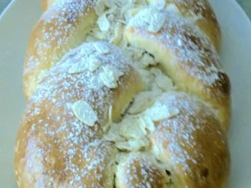 Hefezopf mit Aprikosen - Rezept - Bild Nr. 2