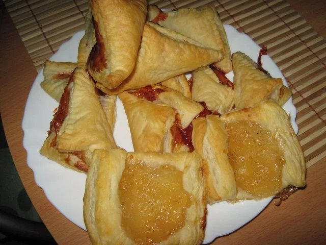 Flotte Blätterteigkissen - süß - Rezept