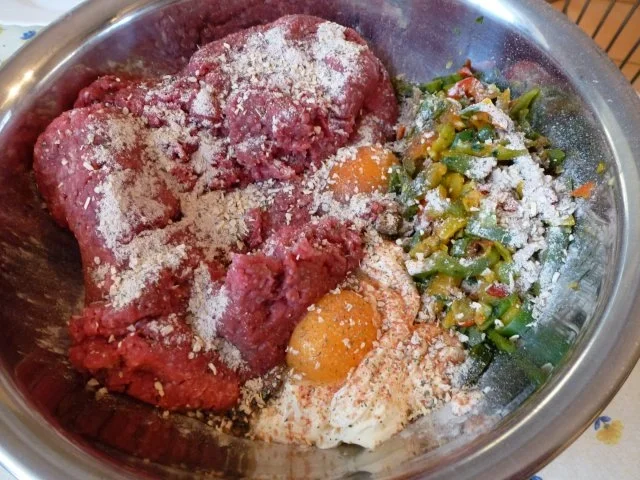 Das etwas andere Brot (Ein Chili-Paprika-Rinderhackbrot) - Rezept - Bild Nr. 4