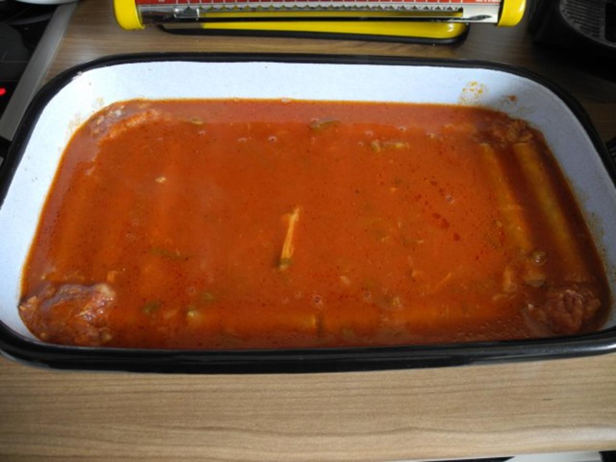 Hackfleisch :  Canneloni mit Hackfleisch gefüllt an Tomatensoße - Rezept - Bild Nr. 16