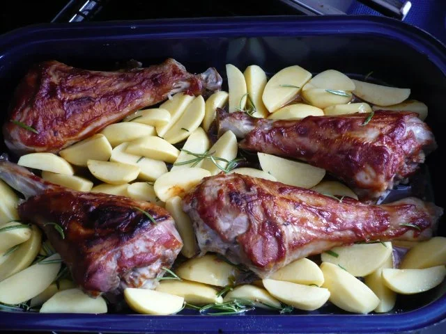 Putenunterkeule auf Kartoffeln - Rezept - Bild Nr. 4