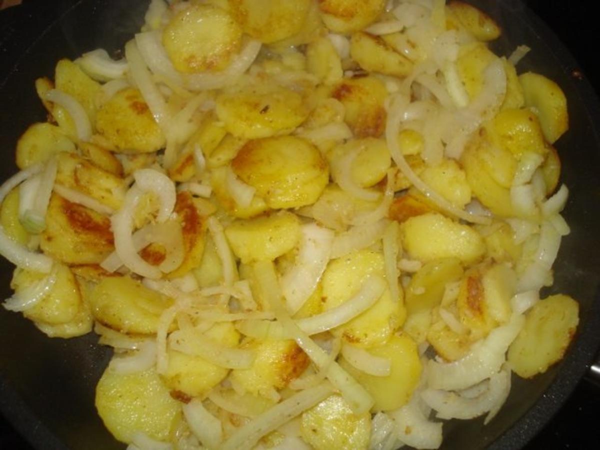 Bratkartoffeln alla Lyon - Rezept
