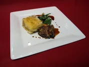 Rinderfilet mit Cashew-Kruste, Gratin und Honiggemüse - Rezept