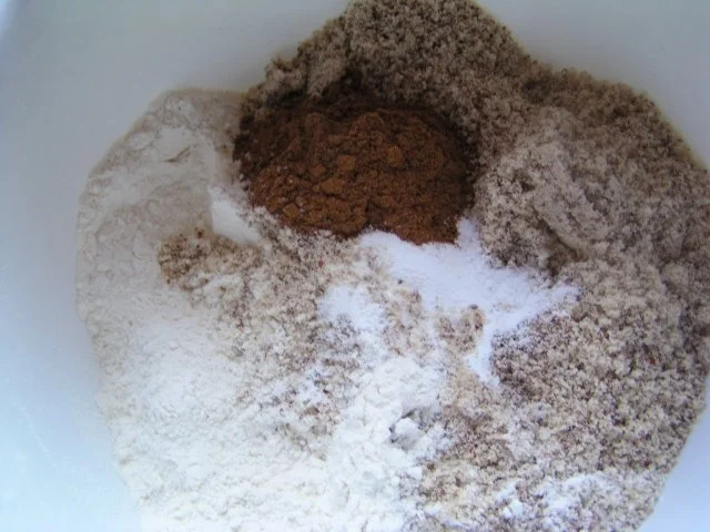 Rezept: Rübli-Apfel-Kuchen mit Amaretto Bild Nr. 3 Rübli-Apfel-Kuchen mit Amaretto - Rezept - Bild Nr. 3