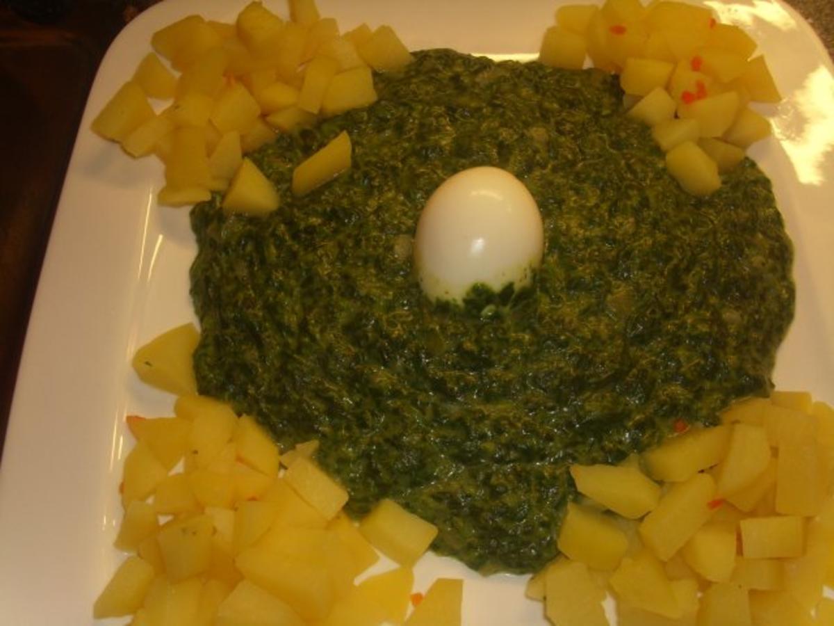 Spinat mit Bouillon-Kartoffelwürfel und Ei - Rezept - Bild Nr. 2