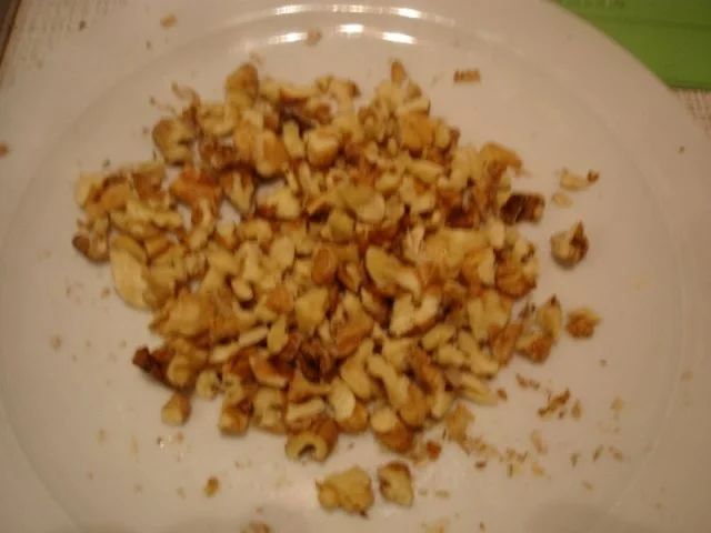 Möhrenblütensalat mit Walnüssen und Schafskäse - Rezept - Bild Nr. 3