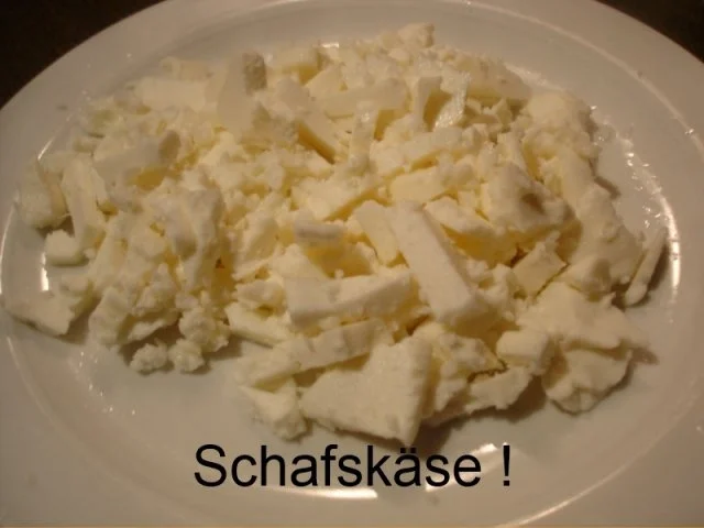 Möhrenblütensalat mit Walnüssen und Schafskäse - Rezept - Bild Nr. 7