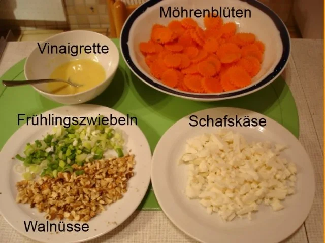 Möhrenblütensalat mit Walnüssen und Schafskäse - Rezept - Bild Nr. 8
