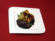 Straußenfilet auf Rotbusch-Feigen-Sauce mit Süßkartoffeln - Rezept