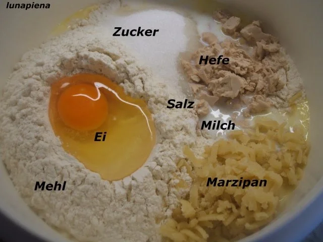 Backen: Marzipan - Hefekuchen mit fruchtiger Füllung - Zwei Jahre KOCHBAR - Rezept - Bild Nr. 6