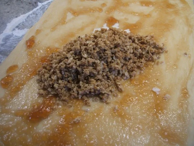 Backen: Marzipan - Hefekuchen mit fruchtiger Füllung - Zwei Jahre KOCHBAR - Rezept - Bild Nr. 9