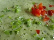 Rezept: Brokkolisuppe mit Chilli Topping Brokkolisuppe mit Chilli Topping - Rezept