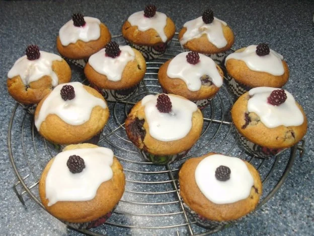 Rezept: Brombeermuffins mit " Hicks " Bild Nr. 2 Brombeermuffins mit " Hicks " - Rezept - Bild Nr. 2