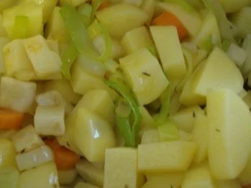 Rezept: Kartoffel-Steinpilzsuppe mit Tomaten Topping Bild Nr. 6 Kartoffel-Steinpilzsuppe mit Tomaten Topping - Rezept - Bild Nr. 6