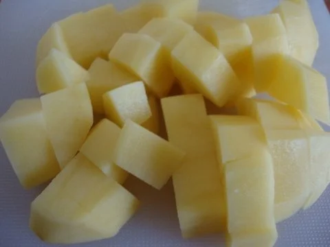 Rezept: Karoffelsuppe mit gerösteten Knobi und Speck-Topping" Bild Nr. 8 Karoffelsuppe mit gerösteten Knobi und Speck-Topping" - Rezept - Bild Nr. 8