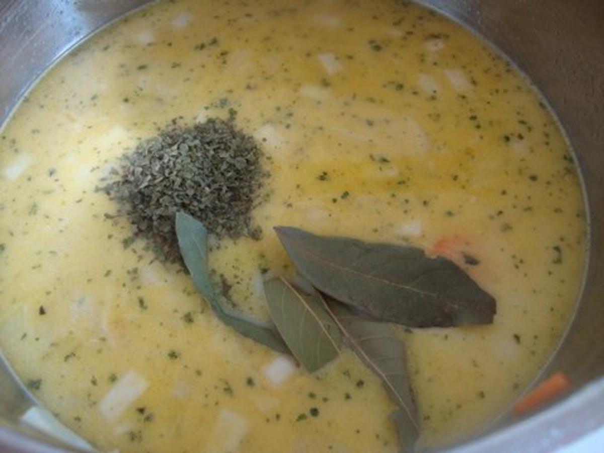 Karoffelsuppe mit gerösteten Knobi und Speck-Topping" - Rezept - Bild Nr. 7