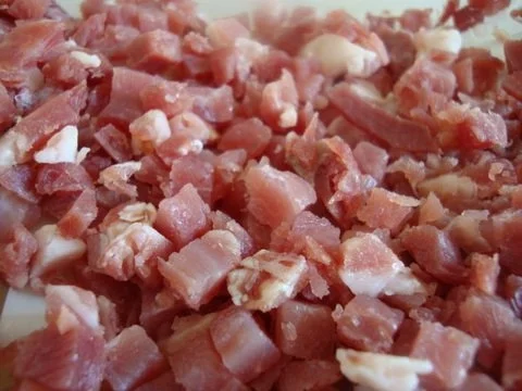 Rezept: Karoffelsuppe mit gerösteten Knobi und Speck-Topping" Bild Nr. 13 Karoffelsuppe mit gerösteten Knobi und Speck-Topping" - Rezept - Bild Nr. 13