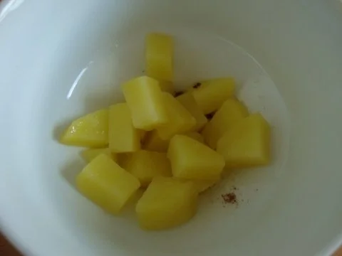 Rezept: Karoffelsuppe mit gerösteten Knobi und Speck-Topping" Bild Nr. 20 Karoffelsuppe mit gerösteten Knobi und Speck-Topping" - Rezept - Bild Nr. 20