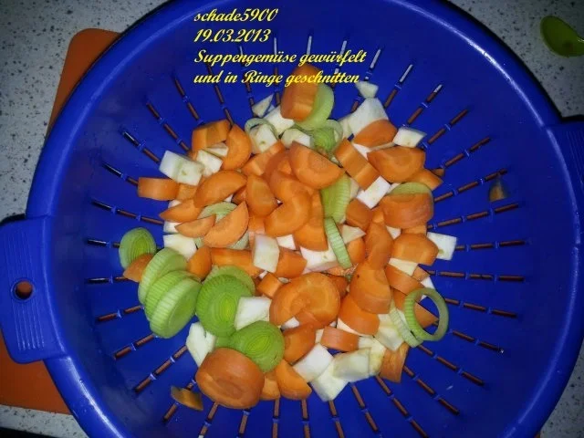 Rezept: Auf Vorrat. Suppengemüse Bild Nr. 2 Auf Vorrat. Suppengemüse - Rezept - Bild Nr. 2