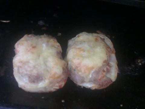 Rezept: Gehacktesbrötchen der noch viel leckereren Art =) Gehacktesbrötchen der noch viel leckereren Art =) - Rezept