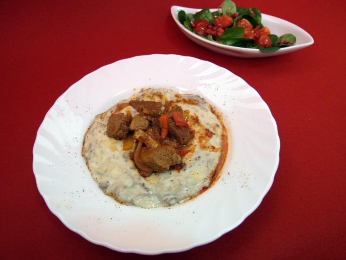 Bilder für Sultans Entzücken - Lammragout auf Auberginenpüree - Rezept