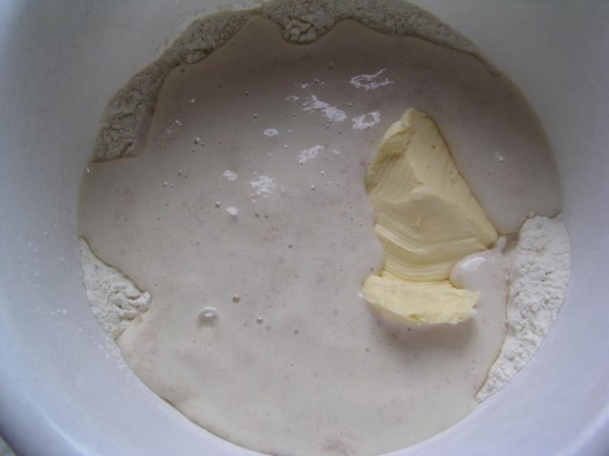 Süßer Hefezopf mit Vanille - einfach - 289 kcal/100g