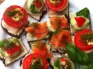 Canapeé mit Räucherlachs und feinem Matjesfilet - Rezept