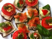 Canapeé mit Räucherlachs und feinem Matjesfilet - Rezept