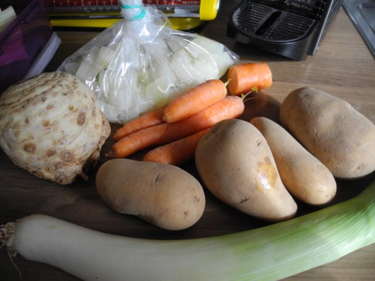 Suppen & Eintöpfe :  Schnelle Gemüsesuppe aus dem Wok - Rezept - Bild Nr. 4