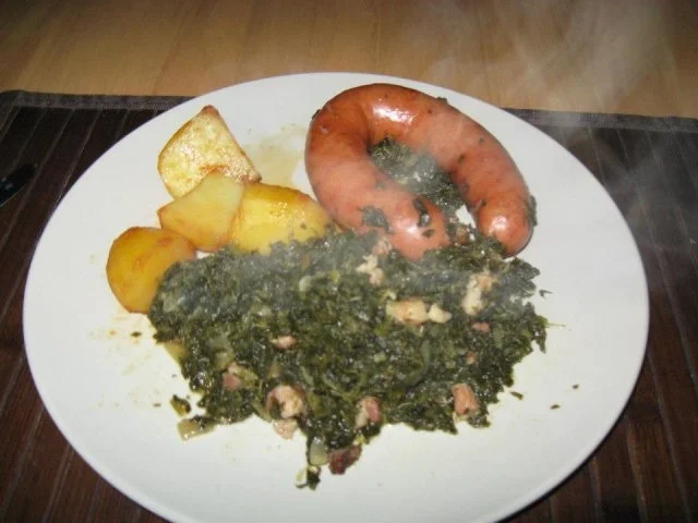 Grünkohl mit Bregenwurst und (gezuckerten) Kartoffeln - Rezept