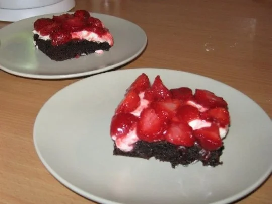 Brownies mit Frischkäse und Erdbeeren - Rezept