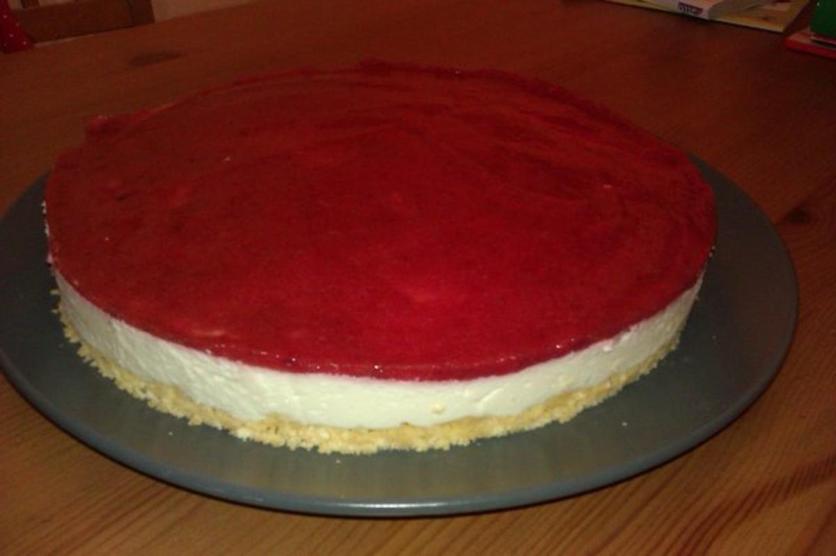 Bilder für Philadelphia Torte mit Erdbeerspiegel - Rezept