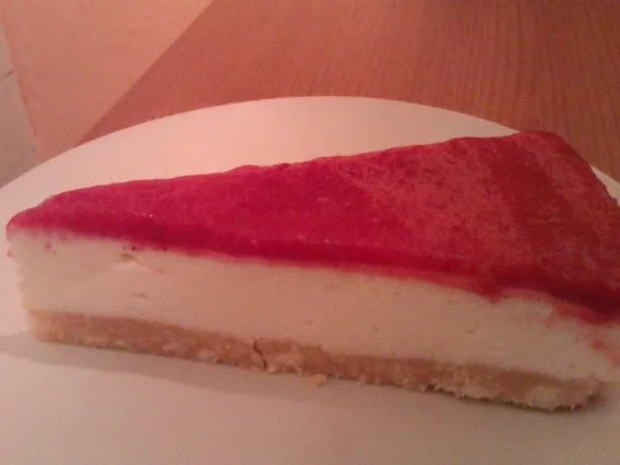 Rezept: Philadelphia Torte mit Erdbeerspiegel Bild Nr. 2 Philadelphia Torte mit Erdbeerspiegel - Rezept - Bild Nr. 2