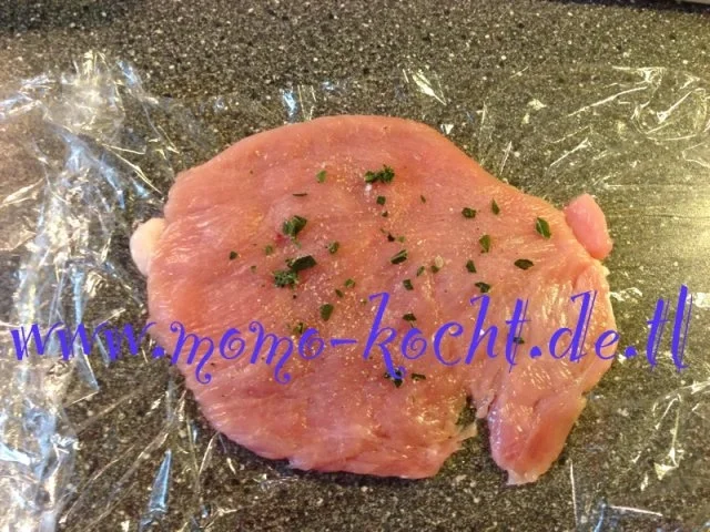 Putenröllchen in Zwiebelsahnesoße - Rezept - Bild Nr. 3