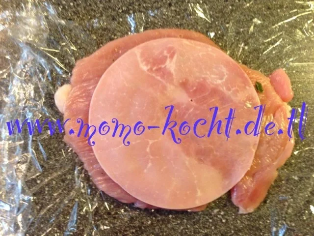 Putenröllchen in Zwiebelsahnesoße - Rezept - Bild Nr. 4