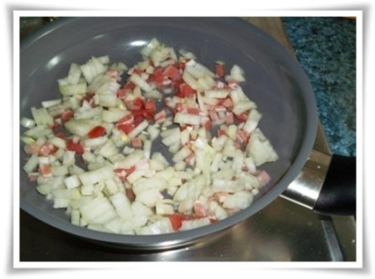 Paniertes Kotelett mit würzigen Stampfkartoffeln und Gurkensalat dazu. - Rezept - Bild Nr. 14