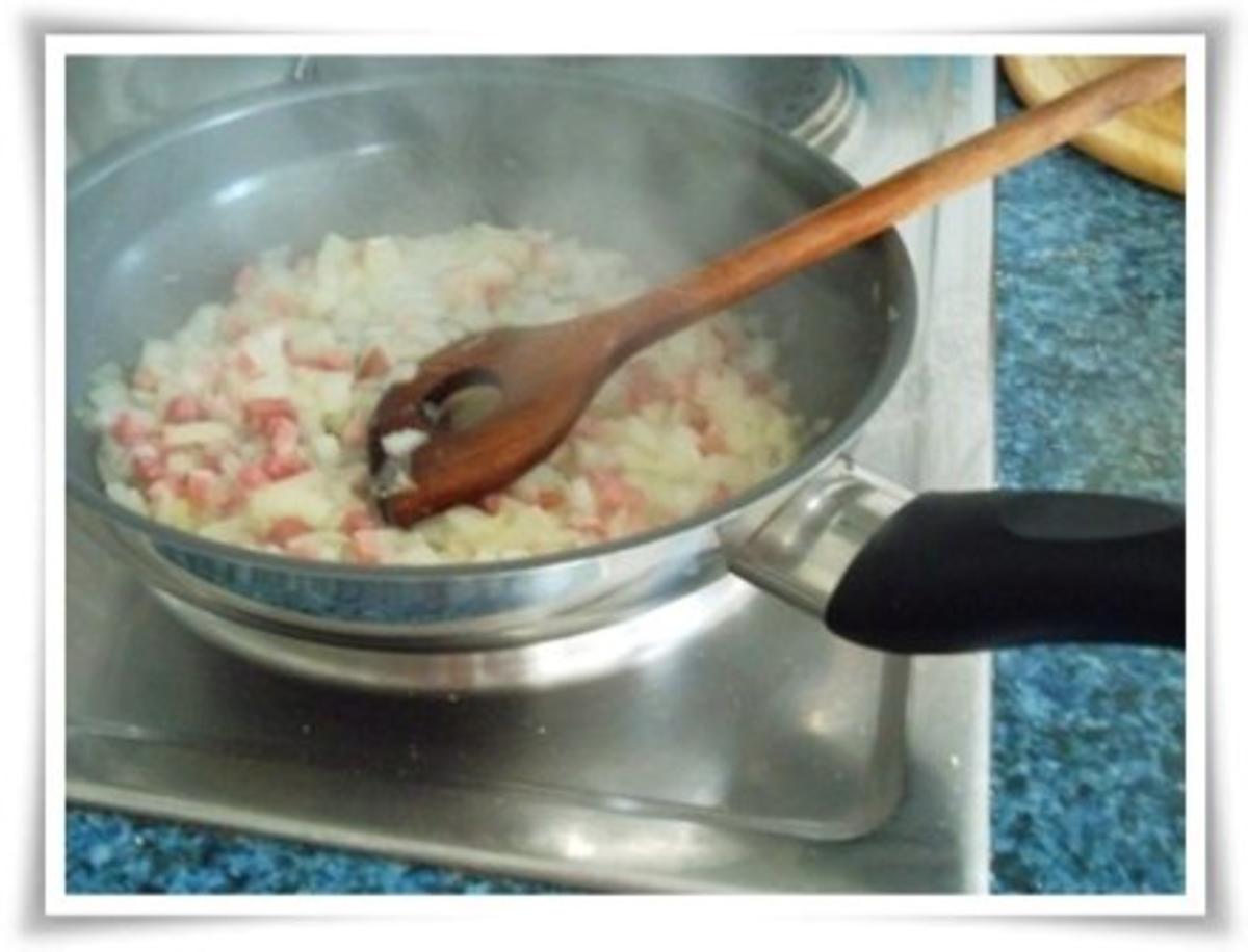 Paniertes Kotelett mit würzigen Stampfkartoffeln und Gurkensalat dazu. - Rezept - Bild Nr. 15