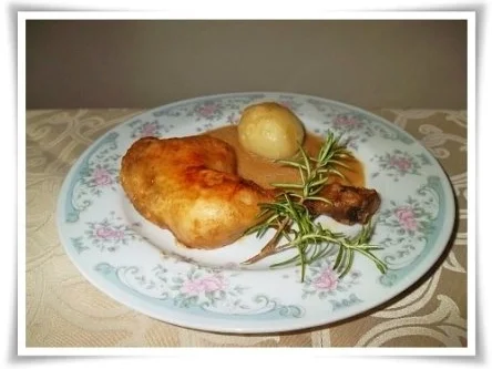 Saftige Hähnchenschenkel mit gefüllten Kartoffelklößen. - Rezept - Bild Nr. 2