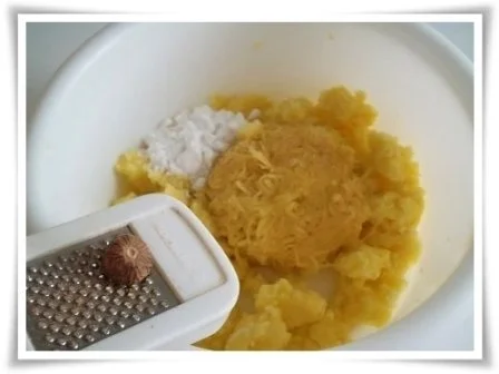 Saftige Hähnchenschenkel mit gefüllten Kartoffelklößen. - Rezept - Bild Nr. 12