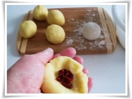 Saftige Hähnchenschenkel mit gefüllten Kartoffelklößen. - Rezept - Bild Nr. 18