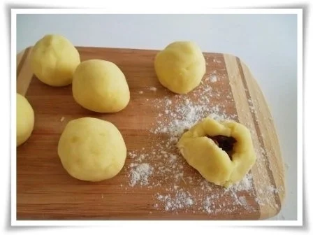 Saftige Hähnchenschenkel mit gefüllten Kartoffelklößen. - Rezept - Bild Nr. 17