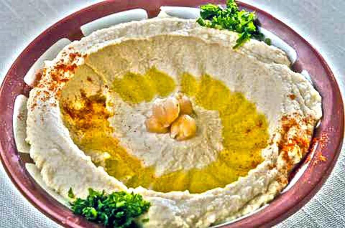 Hummus Bil Tahini (Kichererbsen Dip mit Sesampaste) - Rezept