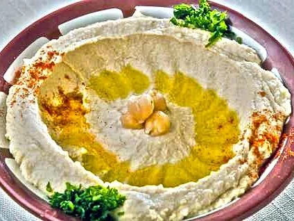 Hummus Bil Tahini (Kichererbsen Dip mit Sesampaste) - Rezept