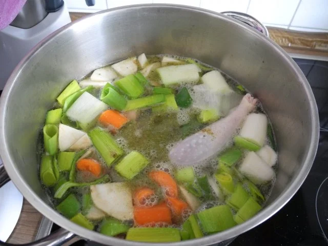 Suppen & Eintöpfe : Hühnersuppe mit Spirelli - Rezept - Bild Nr. 3