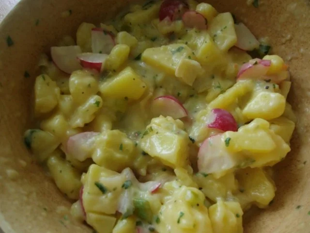 Kartoffelsalat mit Radieschen und Zwiebeln - Rezept - Bild Nr. 2